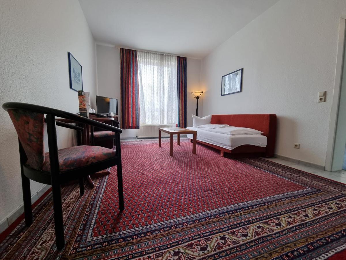 Erbenholz Hotel Laatzen Exterior photo